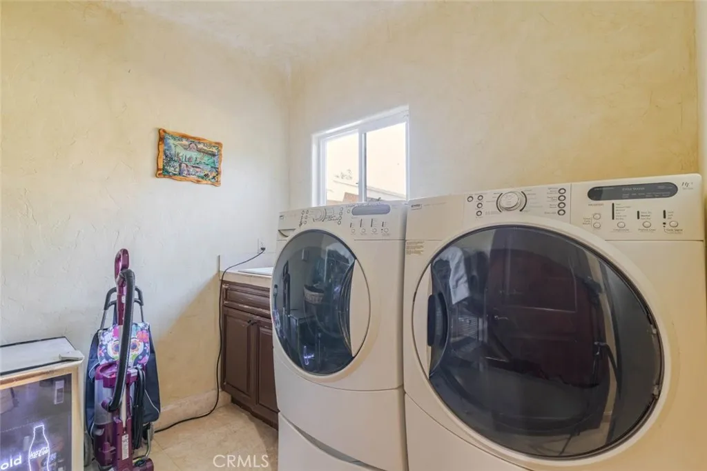 655 N Meyer Street, San Fernando, California 91340 home-pic-26