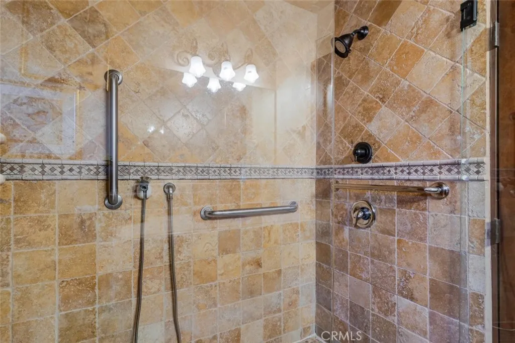 655 N Meyer Street, San Fernando, California 91340 home-pic-23