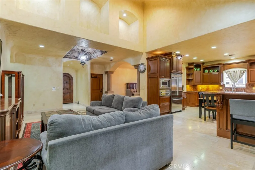 655 N Meyer Street, San Fernando, California 91340 home-pic-7