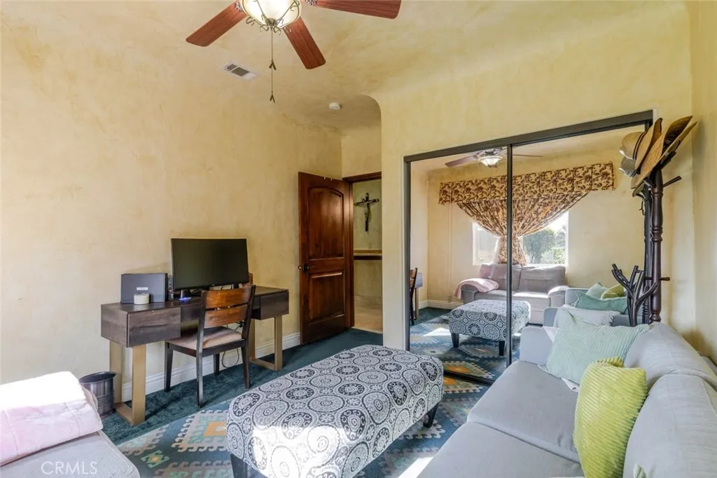 655 N Meyer Street, San Fernando, California 91340 home-pic-16