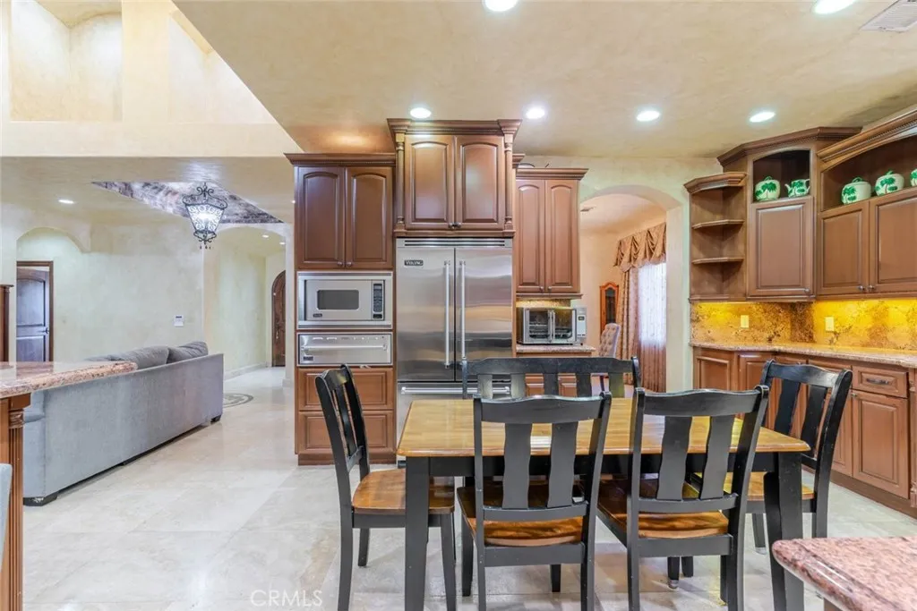 655 N Meyer Street, San Fernando, California 91340 home-pic-13