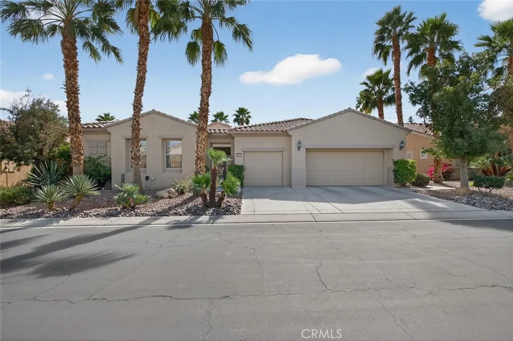 81625 Camino El Triunfo, Indio, California 92203 home-pic-1