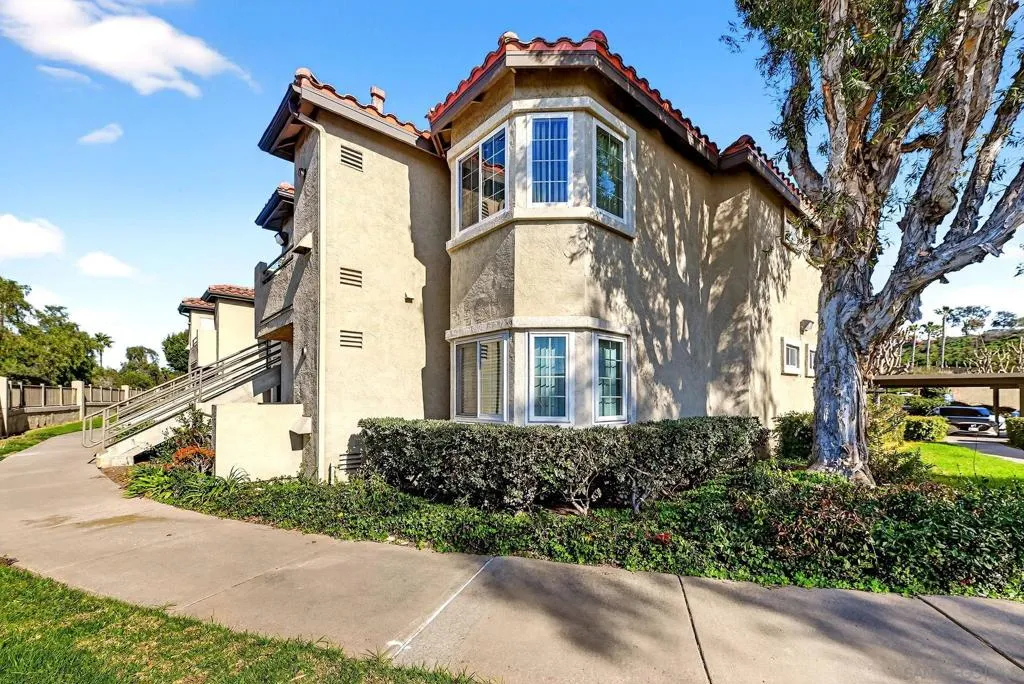 715 Paso De Luz Unit 108, Chula Vista, California 91911 home-pic-2