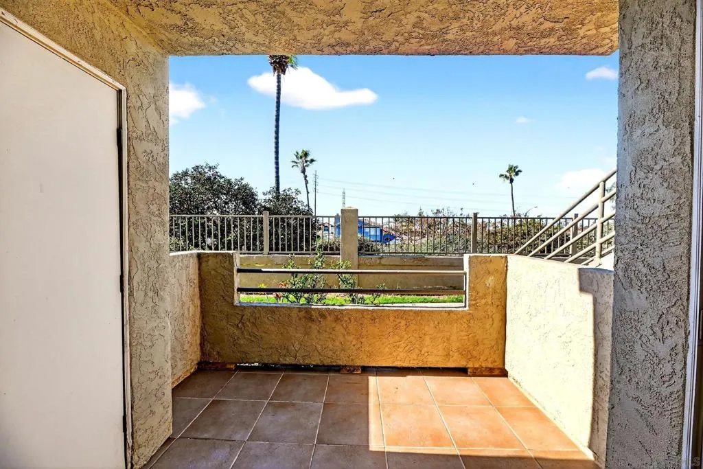 715 Paso De Luz Unit 108, Chula Vista, California 91911 home-pic-35