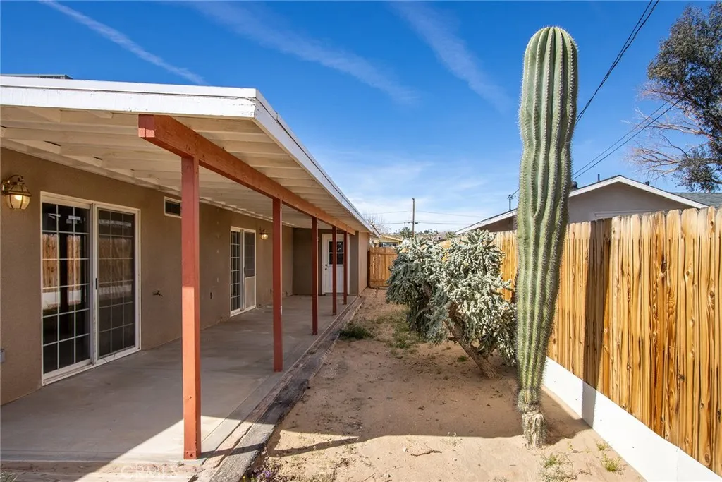 6185 Chia, Twentynine Palms, California 92277 home-pic-27