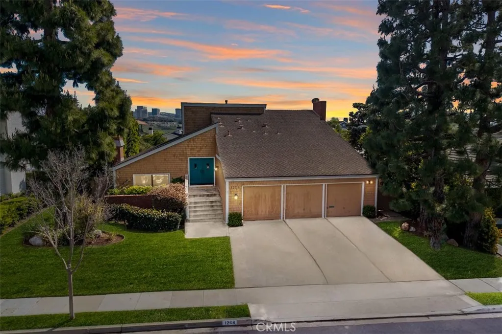 1208 Somerset, Newport Beach, California 92660 home-pic-1