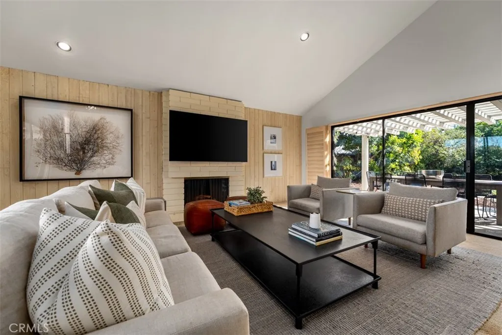 1208 Somerset, Newport Beach, California 92660 home-pic-6
