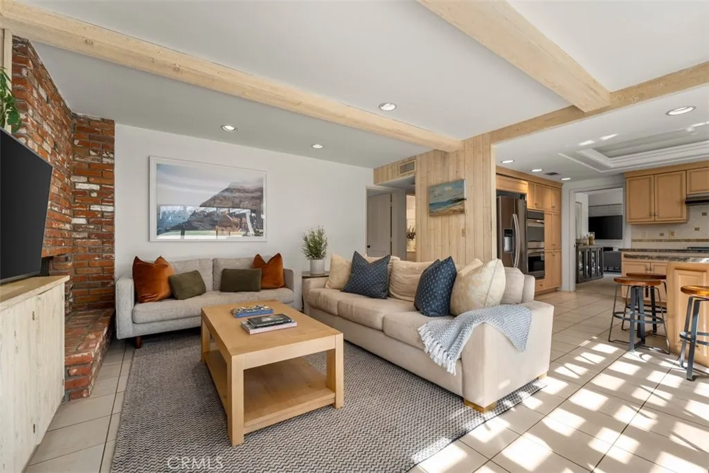 1208 Somerset, Newport Beach, California 92660 home-pic-11