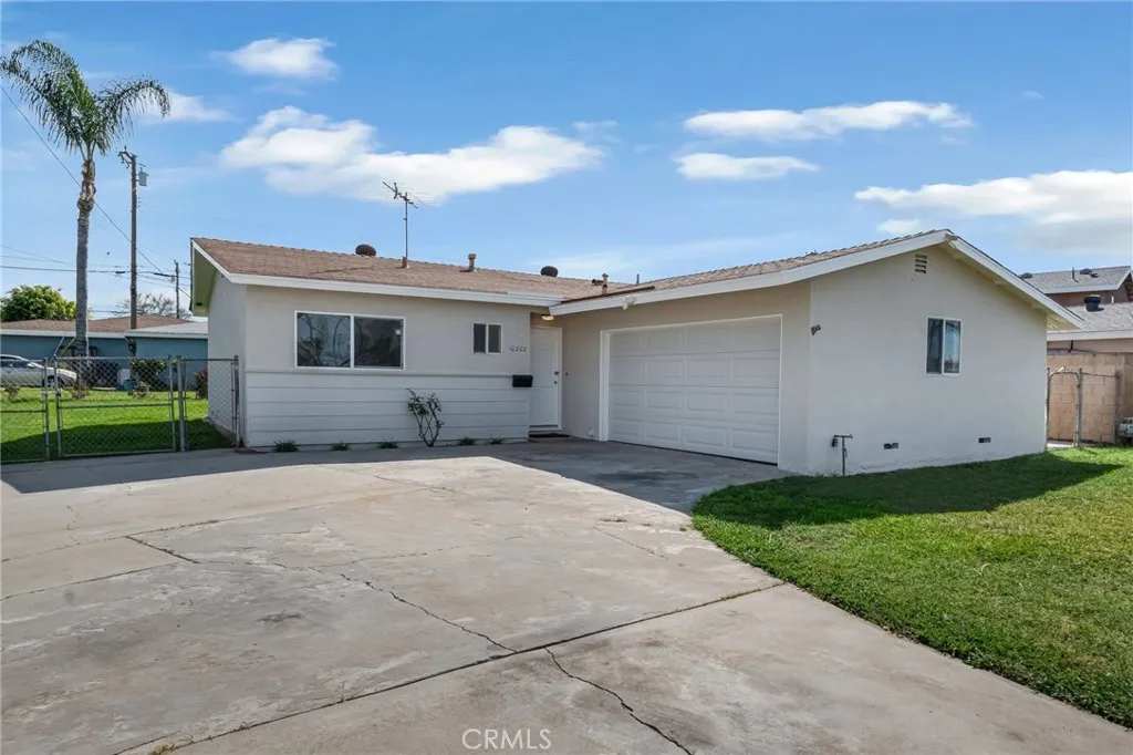 10202 Mina Avenue, Whittier, California 90605 home-pic-1