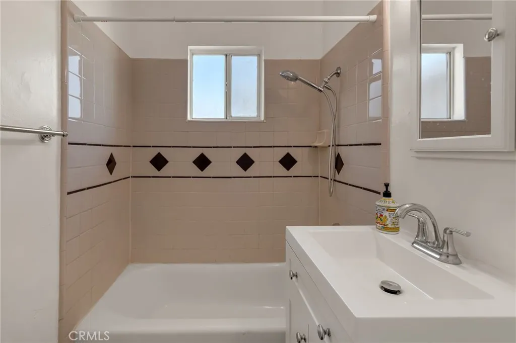 10202 Mina Avenue, Whittier, California 90605 home-pic-19