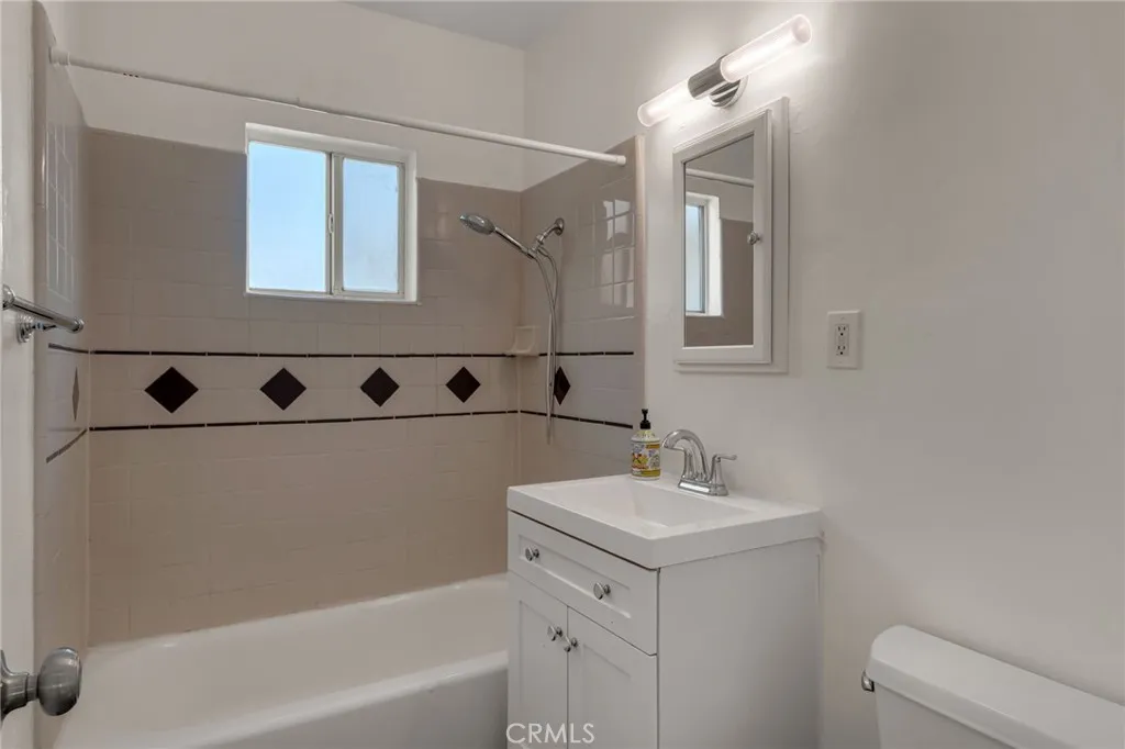 10202 Mina Avenue, Whittier, California 90605 home-pic-18