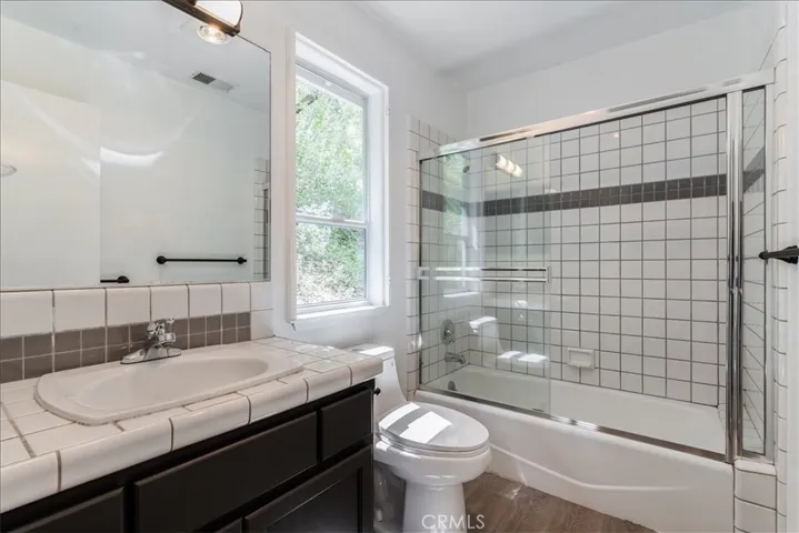 upstairs full bath