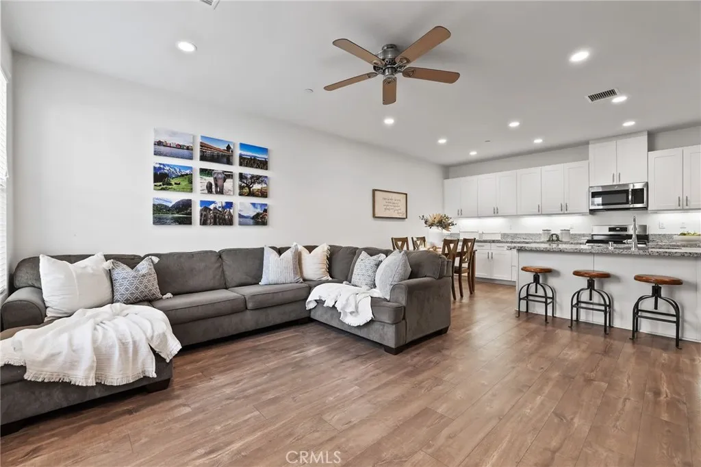 36 Savannah, Lake Forest, California 92630 home-pic-3