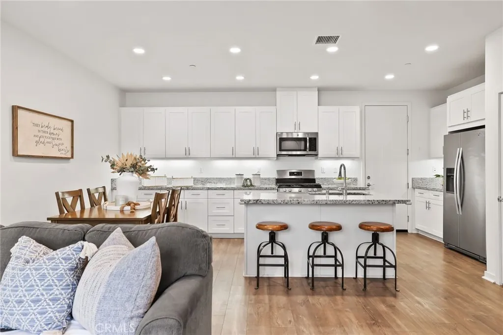 36 Savannah, Lake Forest, California 92630 home-pic-7