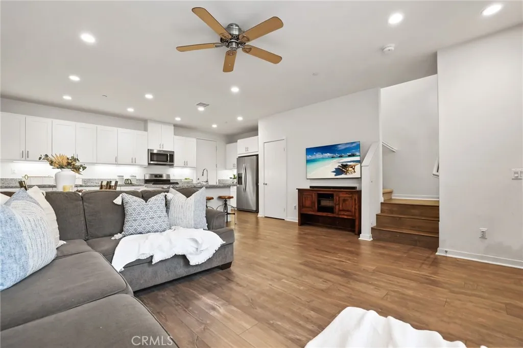 36 Savannah, Lake Forest, California 92630 home-pic-6