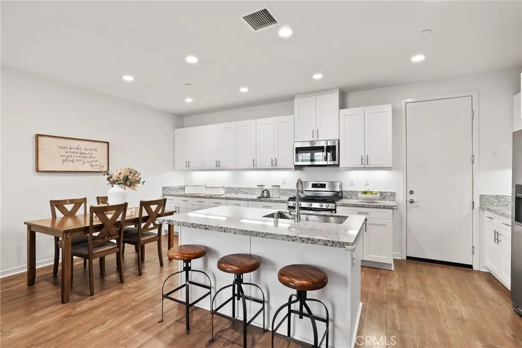 36 Savannah, Lake Forest, California 92630 home-pic-9
