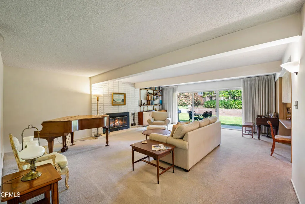 194 Dean Court, Ventura, California 93003 home-pic-5