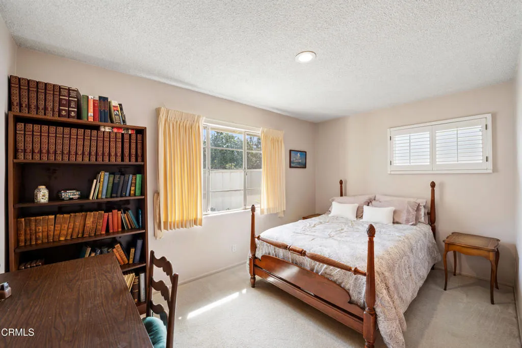194 Dean Court, Ventura, California 93003 home-pic-18