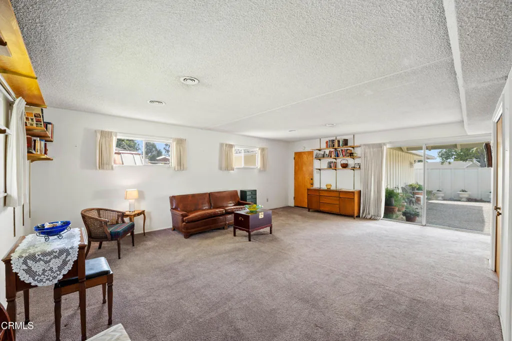 194 Dean Court, Ventura, California 93003 home-pic-17