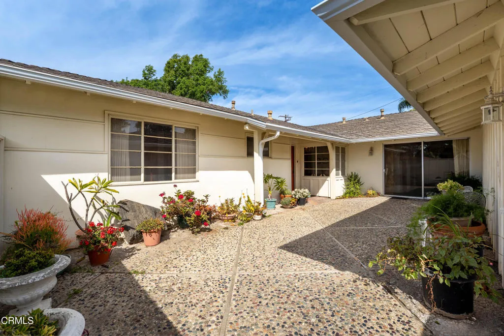 194 Dean Court, Ventura, California 93003 home-pic-3