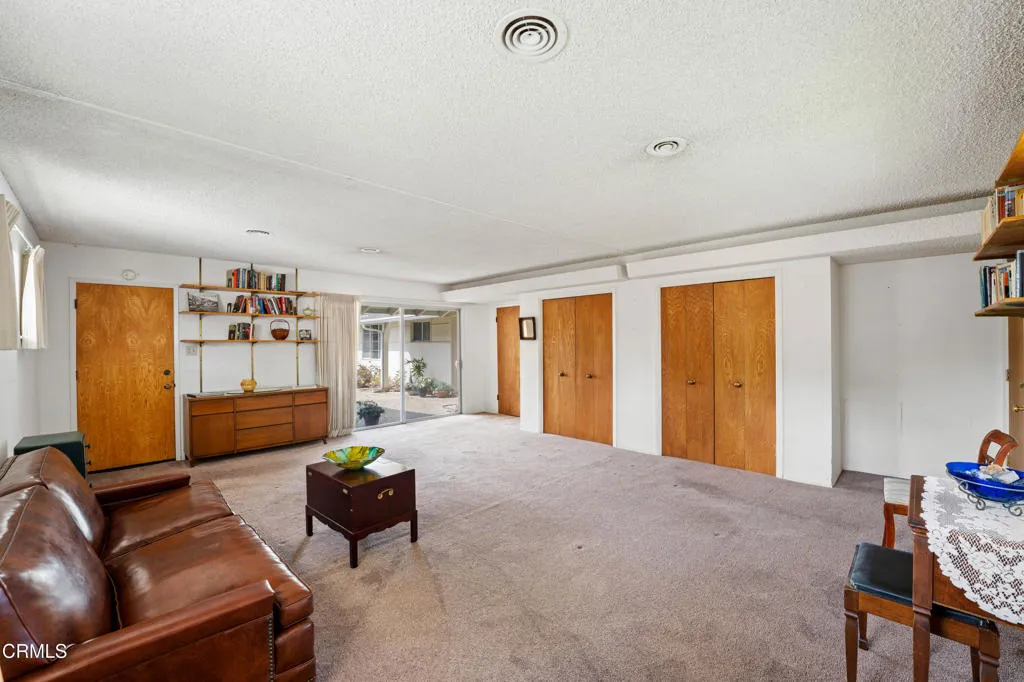 194 Dean Court, Ventura, California 93003 home-pic-16