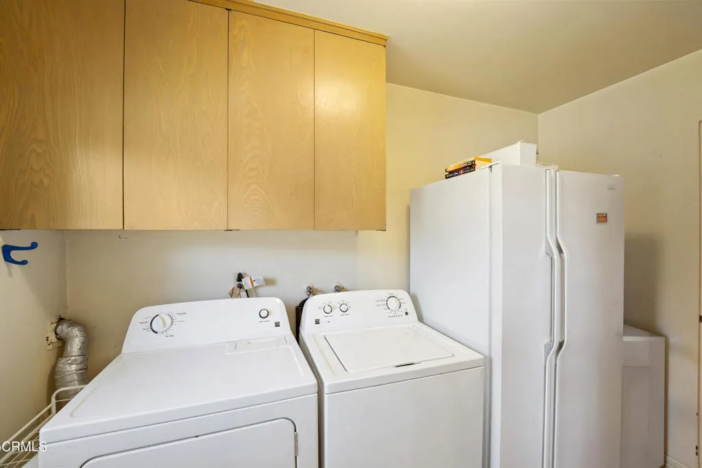 194 Dean Court, Ventura, California 93003 home-pic-24