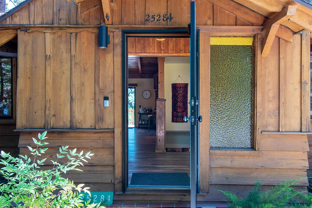 25284 Lakeview Drive, Idyllwild, California 92549 home-pic-4