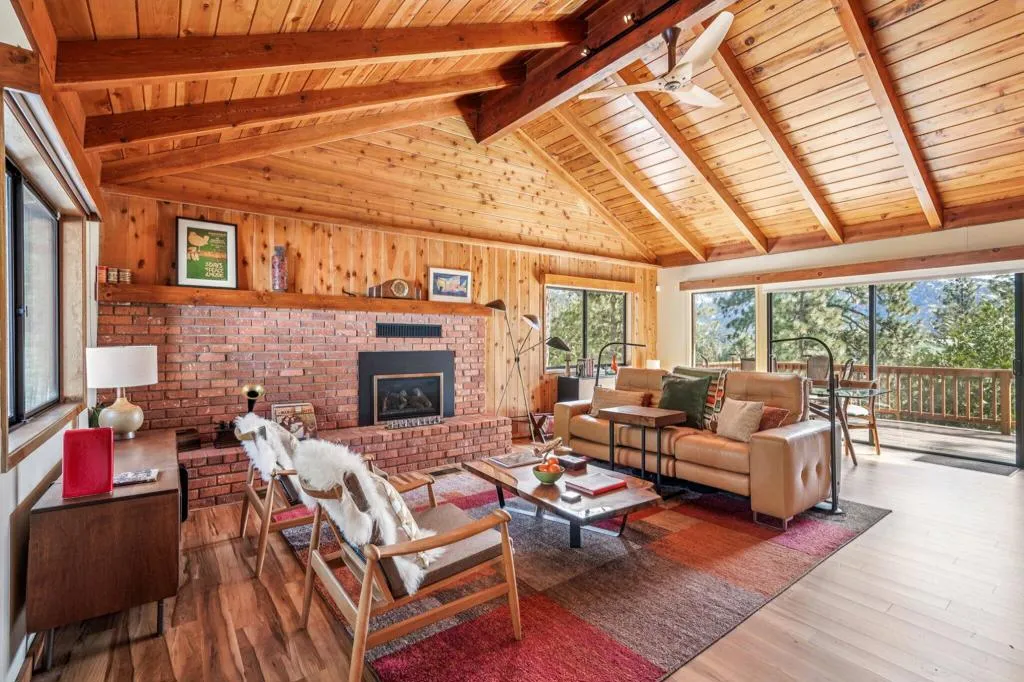 25284 Lakeview Drive, Idyllwild, California 92549 home-pic-8