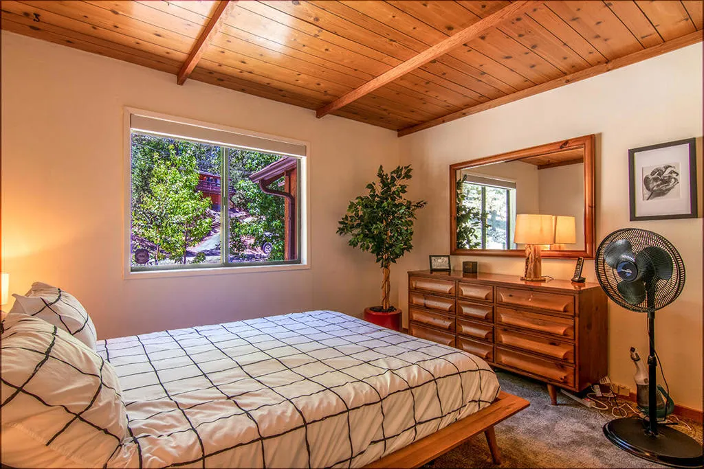 25284 Lakeview Drive, Idyllwild, California 92549 home-pic-33