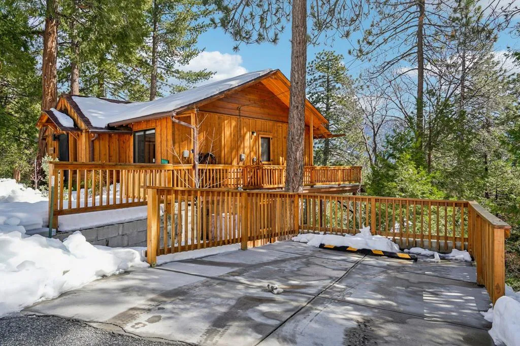 25284 Lakeview Drive, Idyllwild, California 92549 home-pic-60