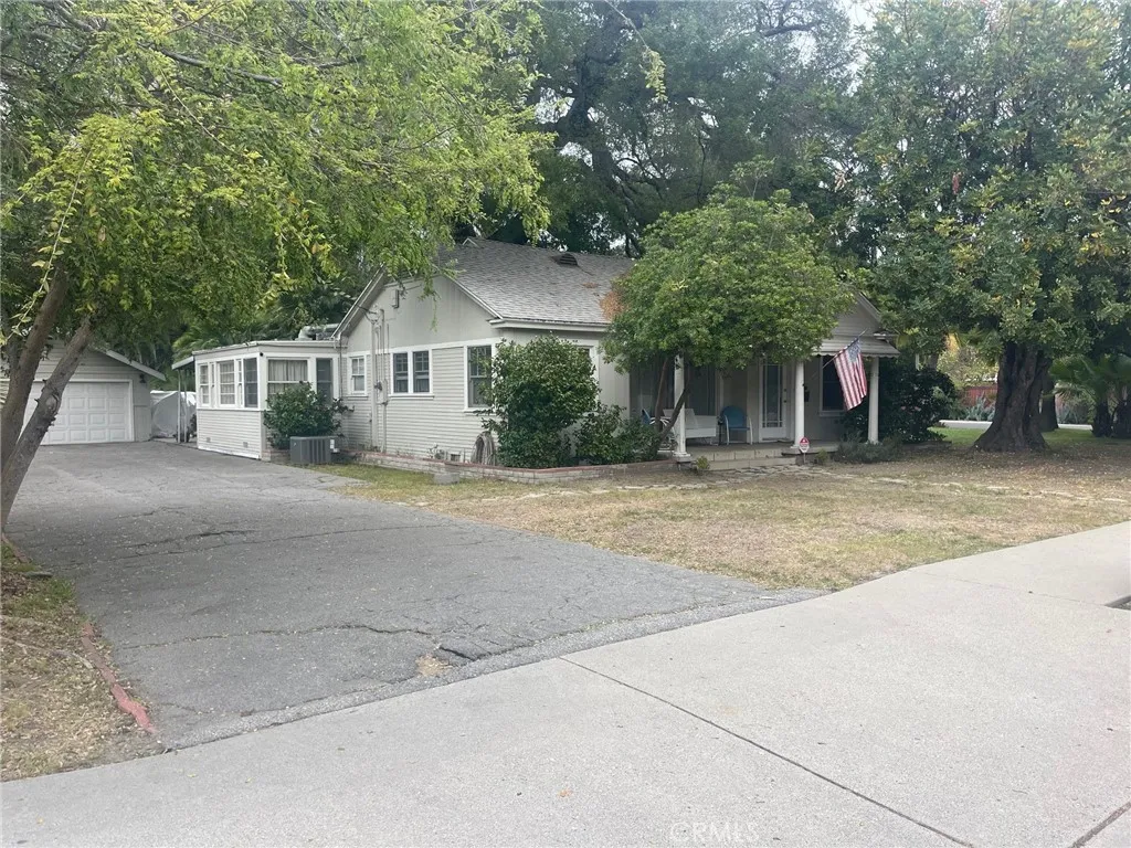 13005 Magnolia, Sherman Oaks, California 91423 home-pic-1