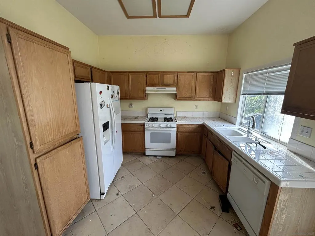 505 Portico Dr, Oceanside, California 92058 home-pic-5