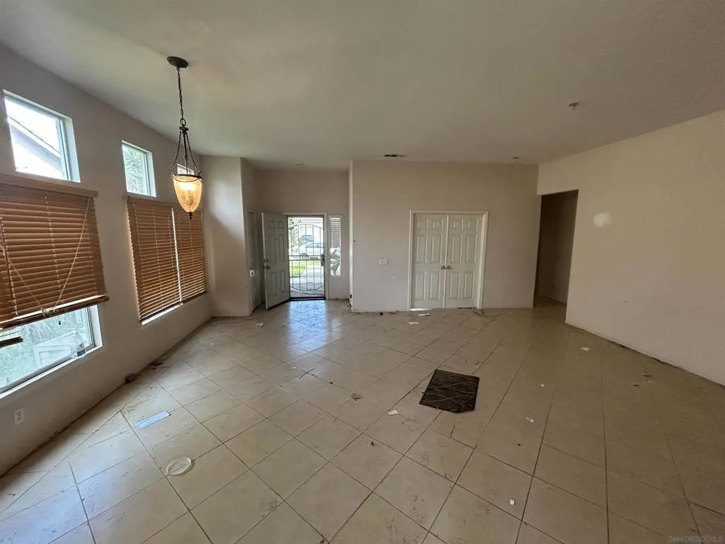 505 Portico Dr, Oceanside, California 92058 home-pic-4