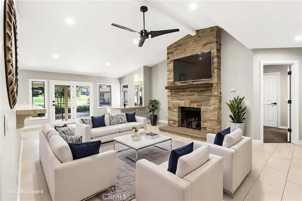 38260 Oaktree, Murrieta, California 92562 home-pic-4