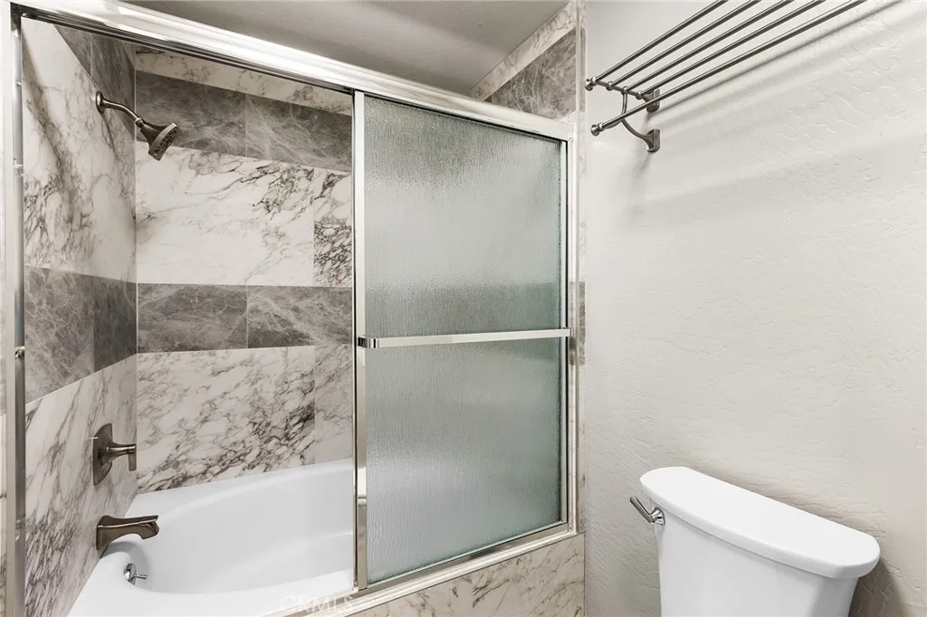 38260 Oaktree, Murrieta, California 92562 home-pic-38