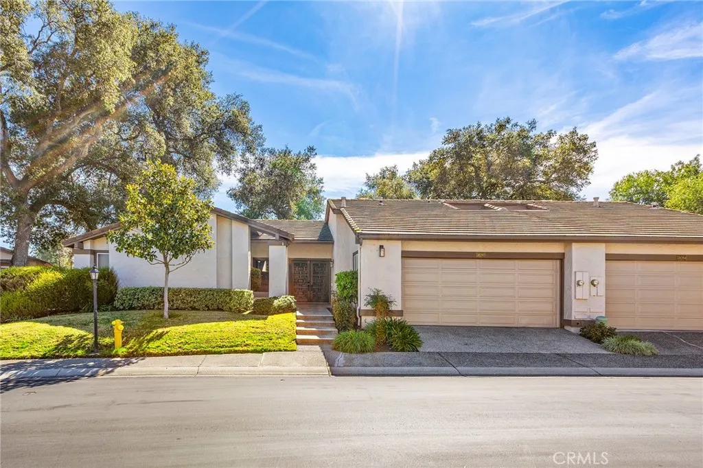 38260 Oaktree, Murrieta, California 92562 home-pic-2