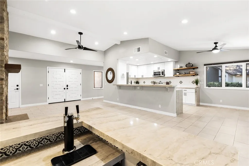 38260 Oaktree, Murrieta, California 92562 home-pic-11