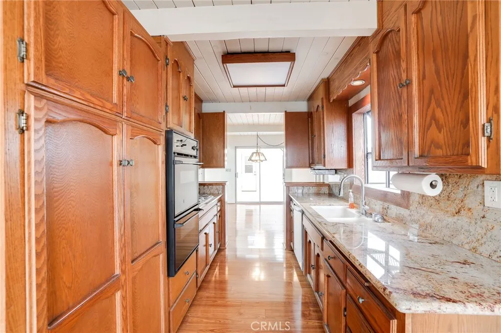 327 Walnut, Newport Beach, California 92663 home-pic-8