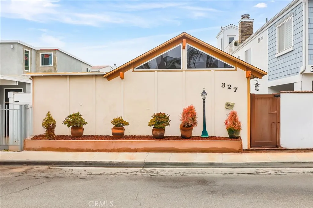 327 Walnut, Newport Beach, California 92663 home-pic-1