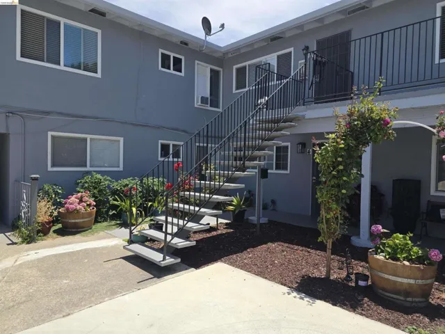 257 257 Poplar Ave, Hayward, California 94541