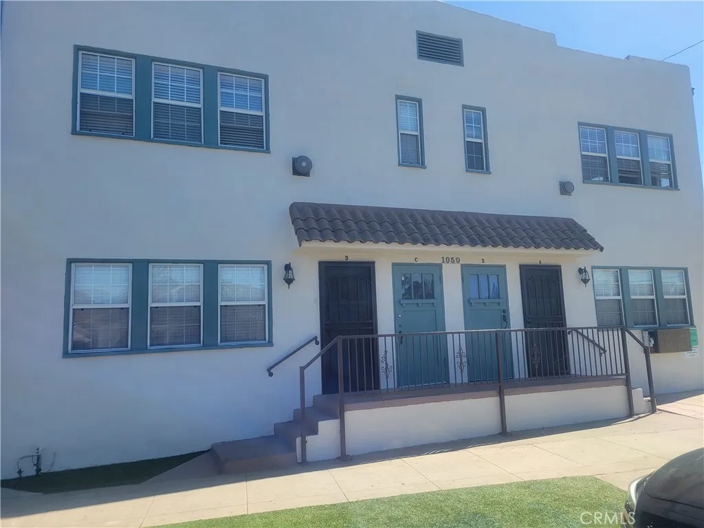 1050 E Hellman Street, Long Beach, California 90813 home-pic-1
