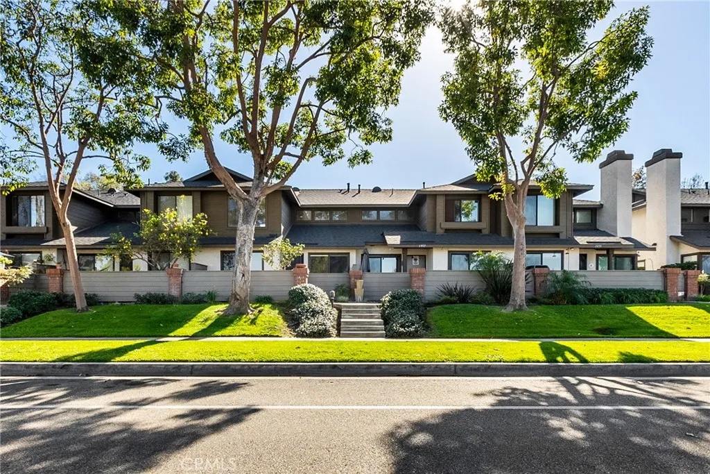 1955 W Clipper, Anaheim, California 92801 home-pic-1