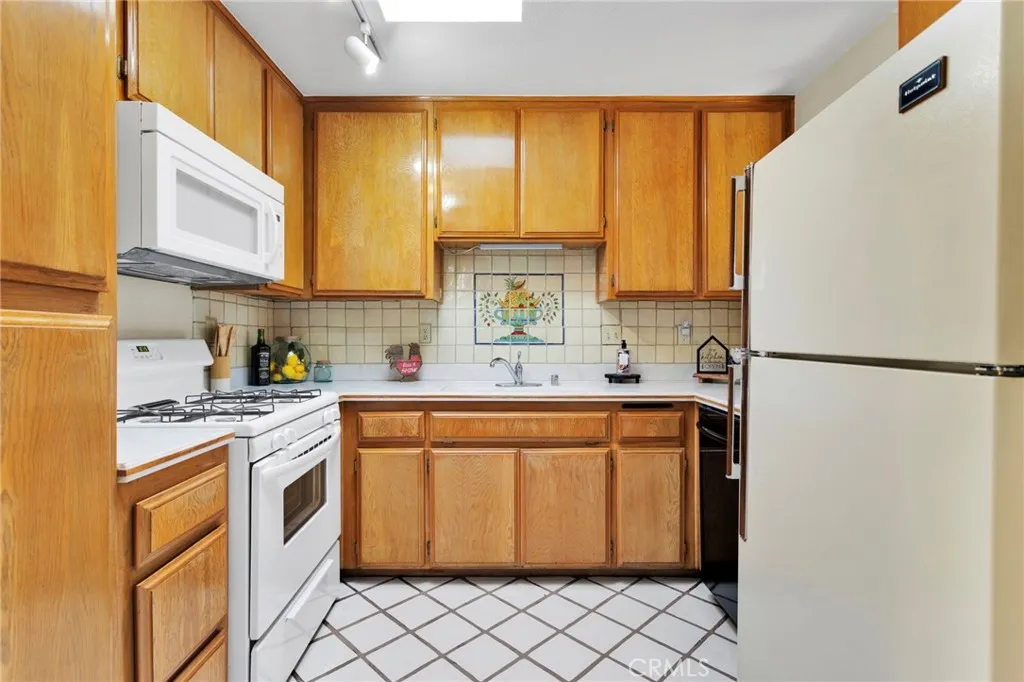 12760 Pinehurst, Victorville, California 92395 home-pic-21