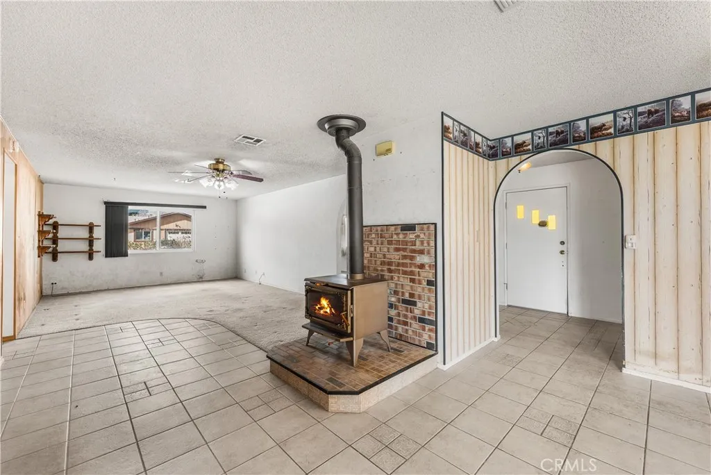 1156 W Avenue J10, Lancaster, California 93534 home-pic-14