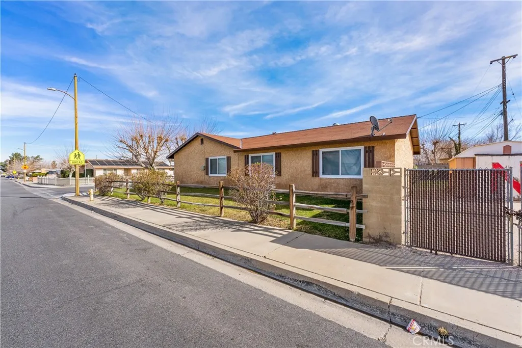 1156 W Avenue J10, Lancaster, California 93534 home-pic-40