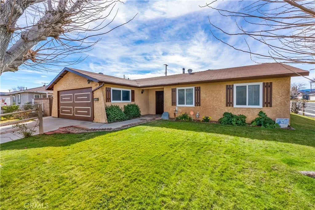 1156 W Avenue J10, Lancaster, California 93534 home-pic-1