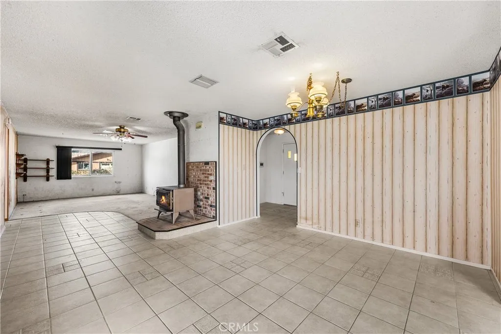 1156 W Avenue J10, Lancaster, California 93534 home-pic-24