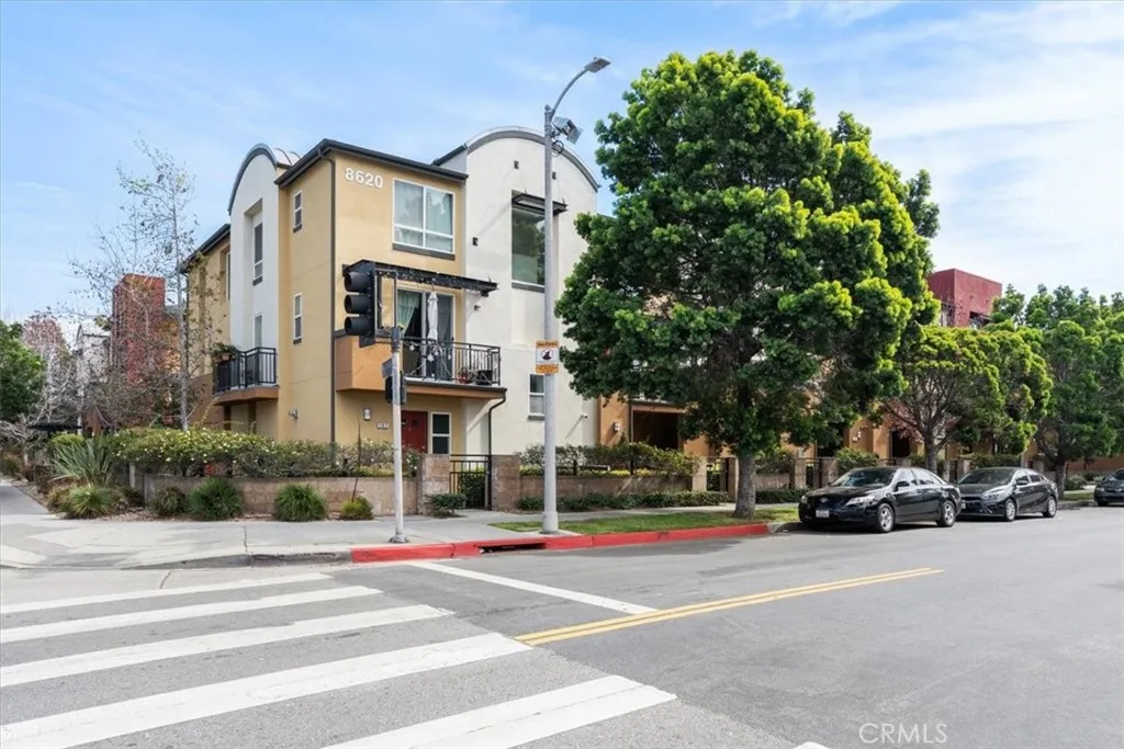8620 Belford 106, Los Angeles, California 90045 home-pic-1