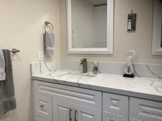 Main Bedroom Bath