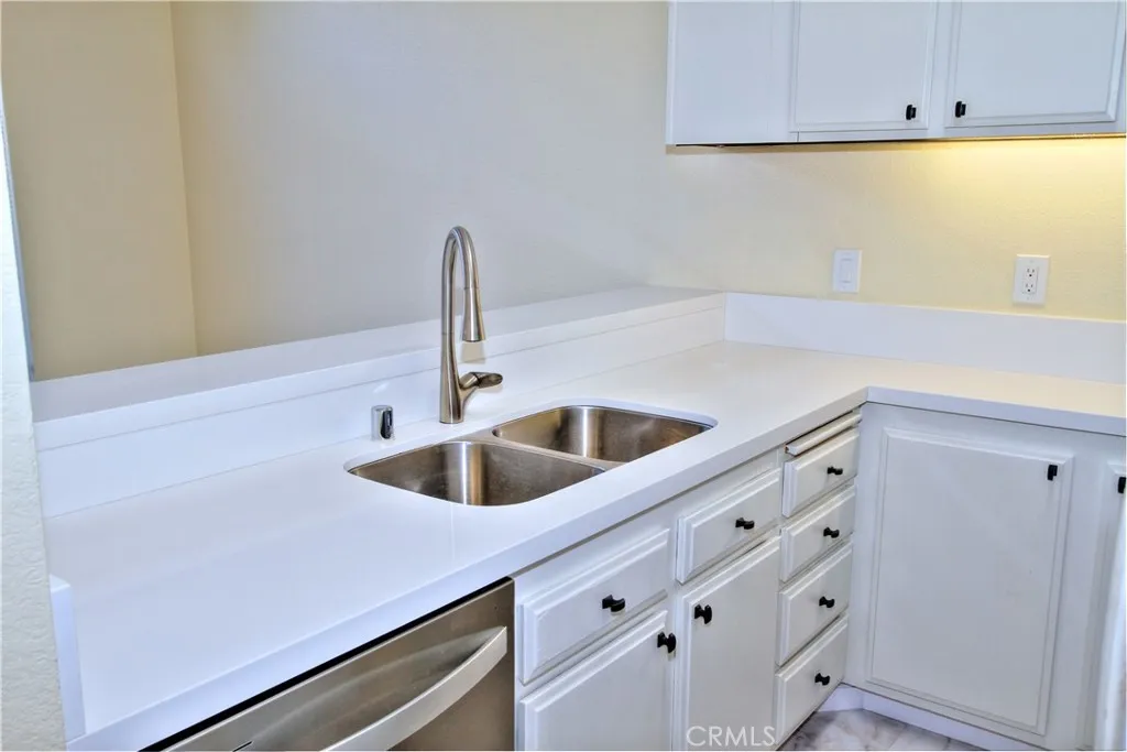 78 Brownfield, Pomona, California 91766 home-pic-16